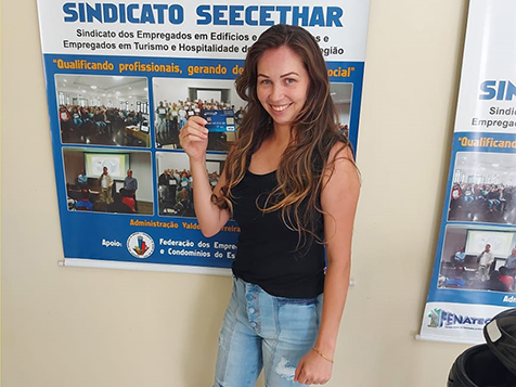 SEECETHAR entrega mais um Benefício Natalidade