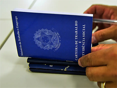 Brasil cria 240 mil empregos em abril, aponta Caged